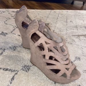 Nude open toe wedges
